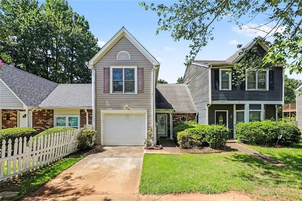 384 Lakeridge Court, Riverdale