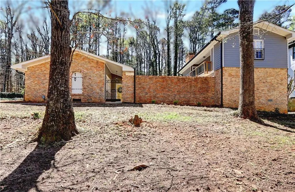 5213 Oxbow Road, Stone Mountain