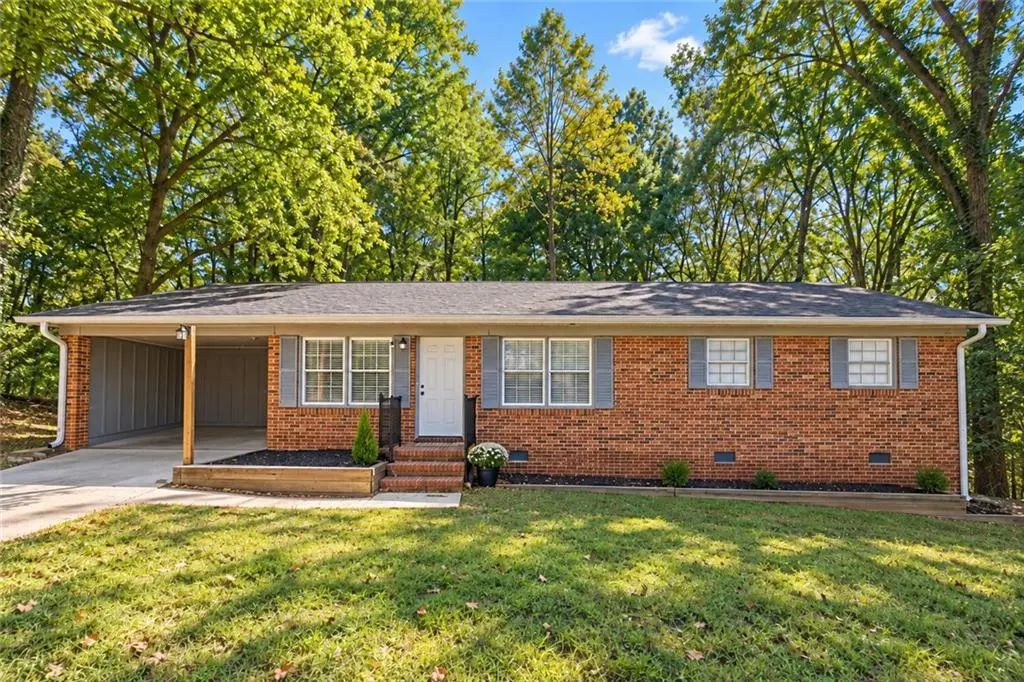 310 Cavalier Road, Athens