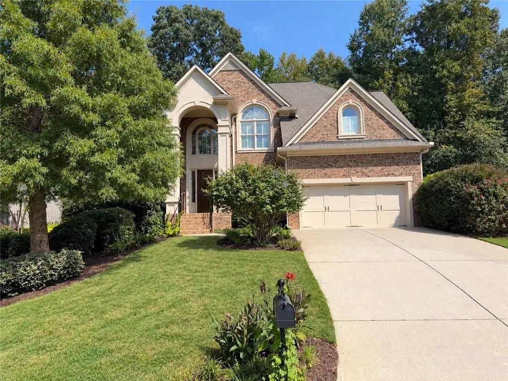 211 Cedarhurst Drive, Canton