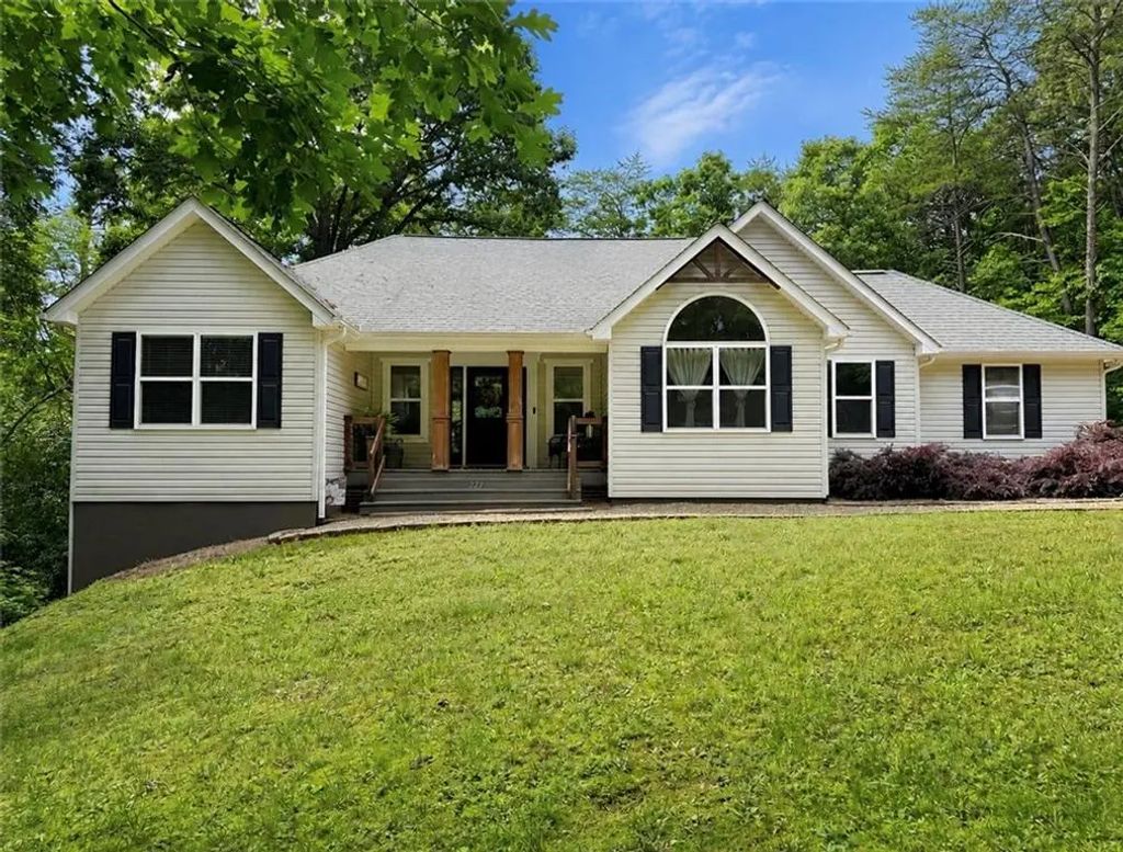 227 Clarkesville Heights Drive, Clarkesville