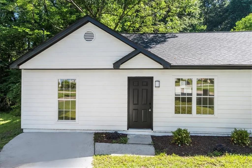 245 Antebellum Circle, Riverdale