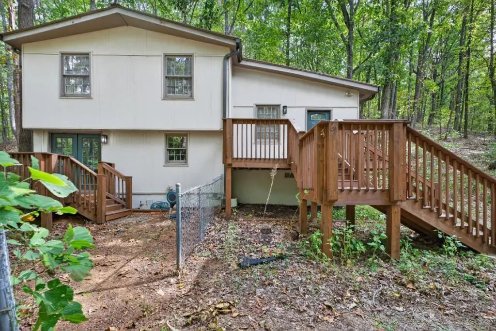 256 Robin Hood Lane, Fairmount