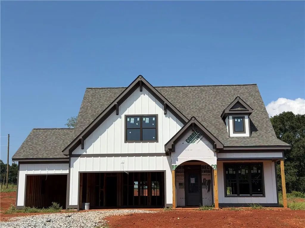 1016 Goldfinch Trail, Winder