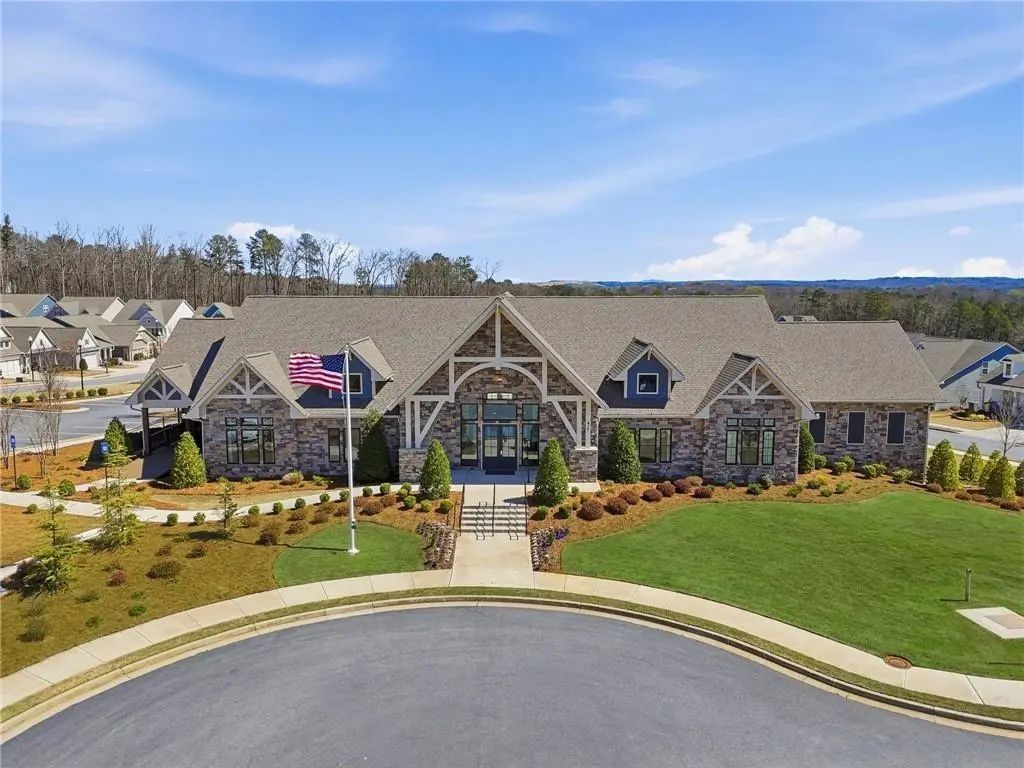 1621 Saddlegate Drive, Canton