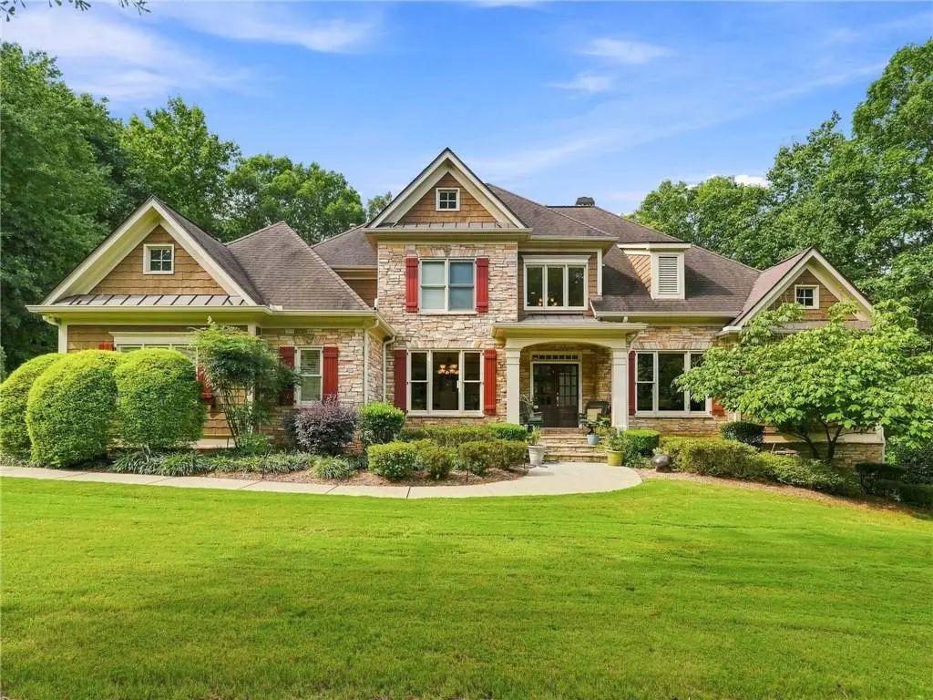 806 Waterford Estates Manor, Canton