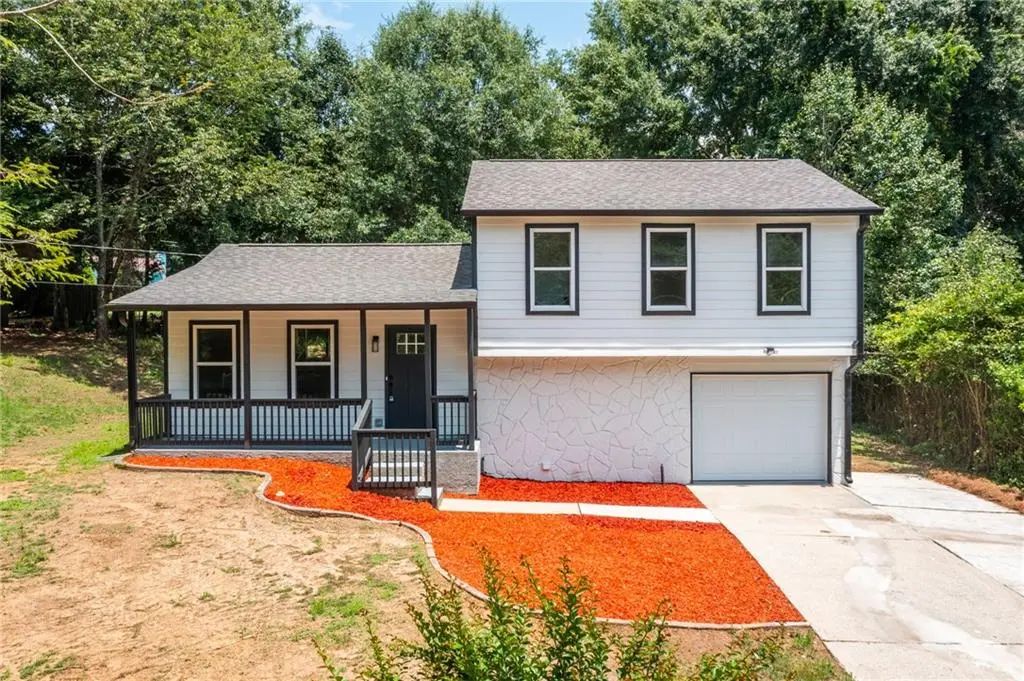 847 Half Moon Hollow, Lilburn