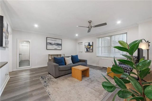 Unit 10h - 300 Peachtree Street Ne, Atlanta