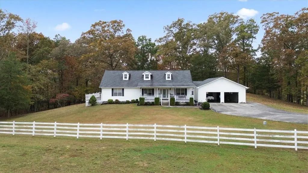 871 Robinson Road, Chatsworth