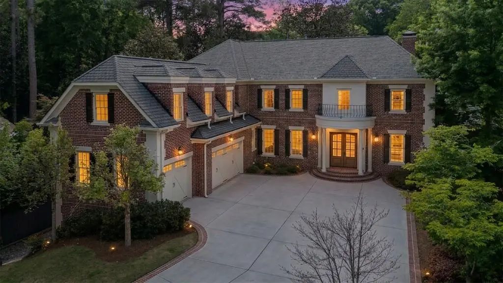 3282 Pinestream Road Nw, Atlanta