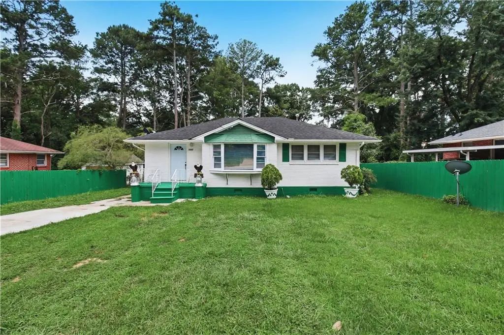 1101 Lloyd Drive, Forest Park
