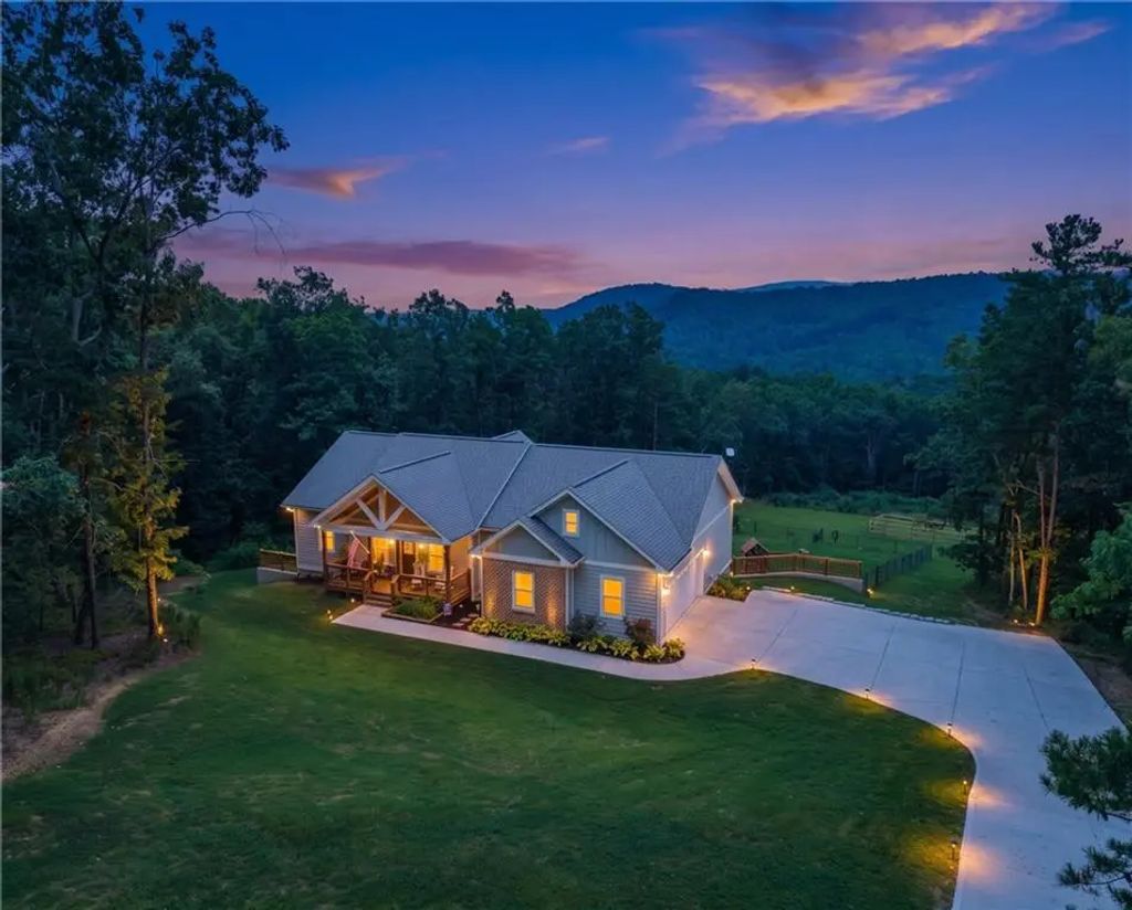 251 Birchwood Court, Waleska