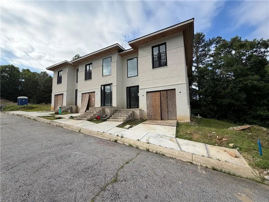 Unit Unit 3 - 3467 Benjamin E Mays Drive, Atlanta