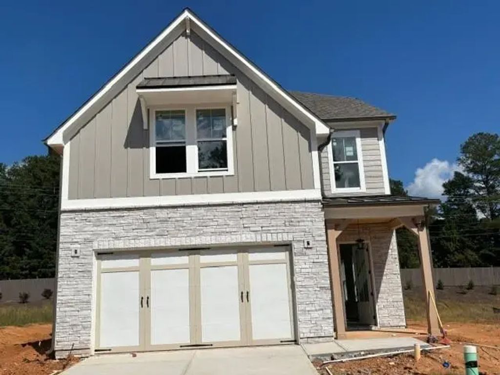 433 Edgewater Chase, Canton