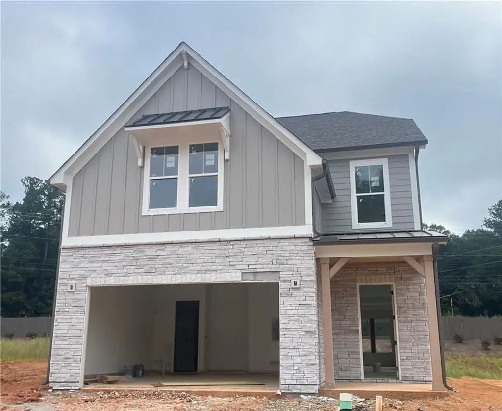433 Edgewater Chase, Canton