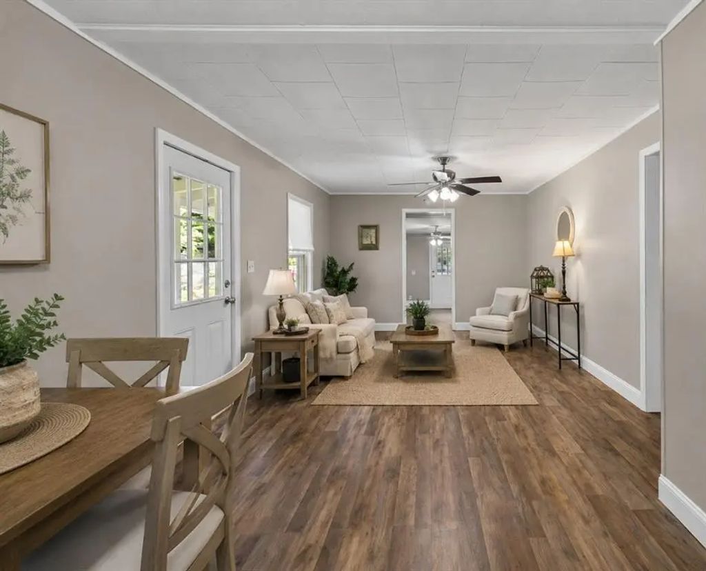 167 South Street, Cornelia