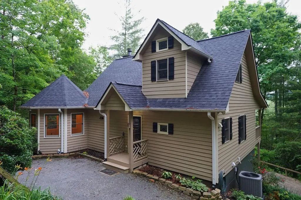 165 Amelia Lane, Blue Ridge