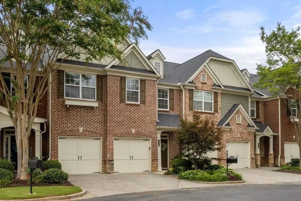 1606 Lexington Drive, Roswell