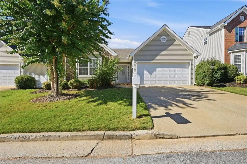 323 Greystone Parkway, Hiram