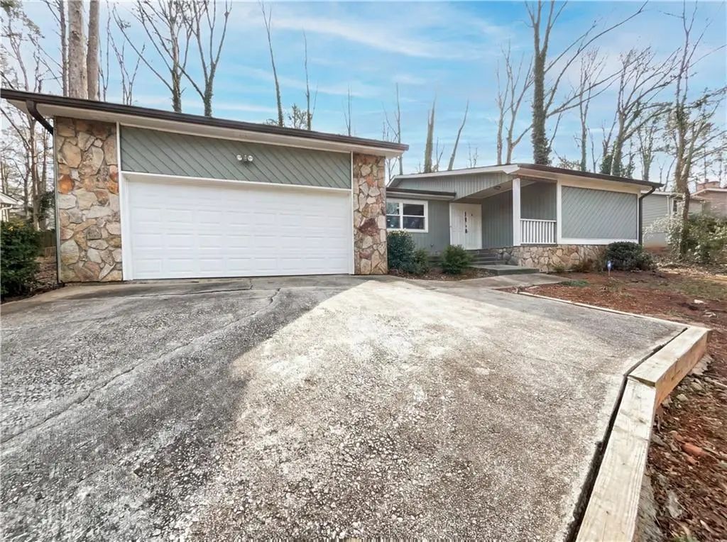 1606 Fieldgreen Overlook, Stone Mountain
