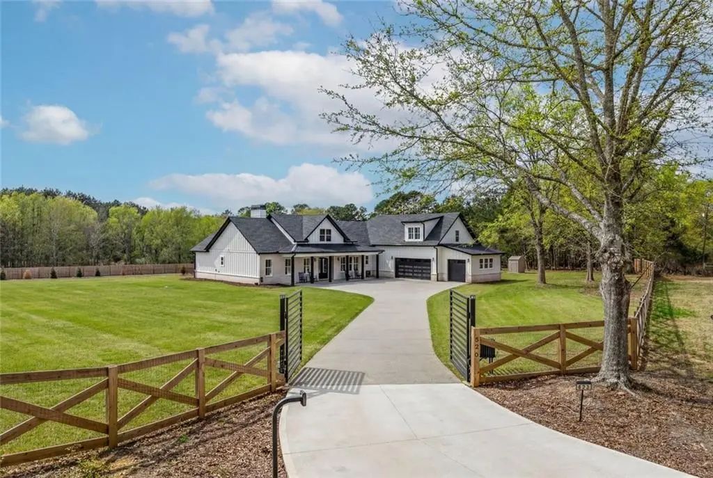 825 Arch Tanner Road, Bethlehem
