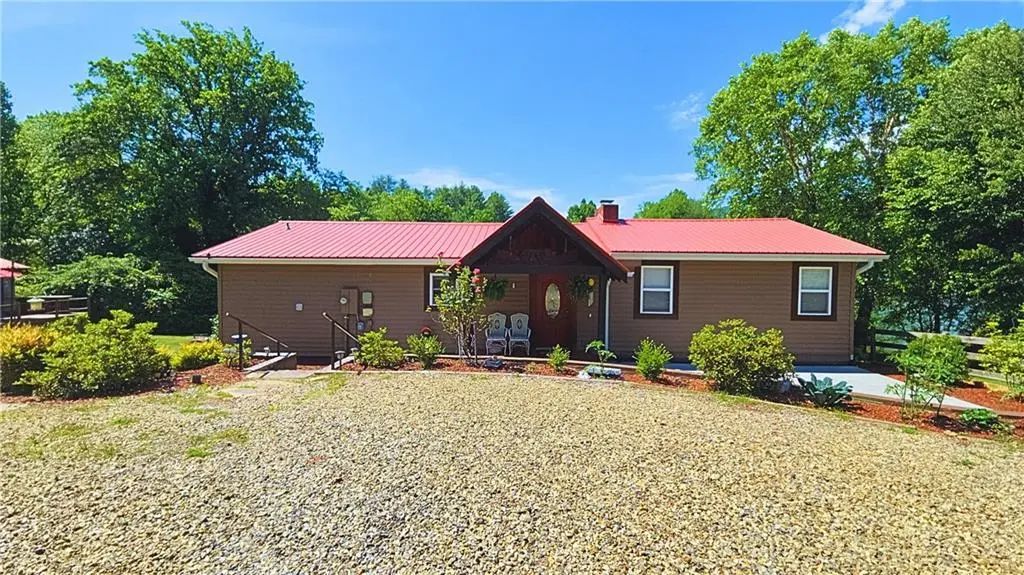 1693 Chatuge Shores Road, Hiawassee
