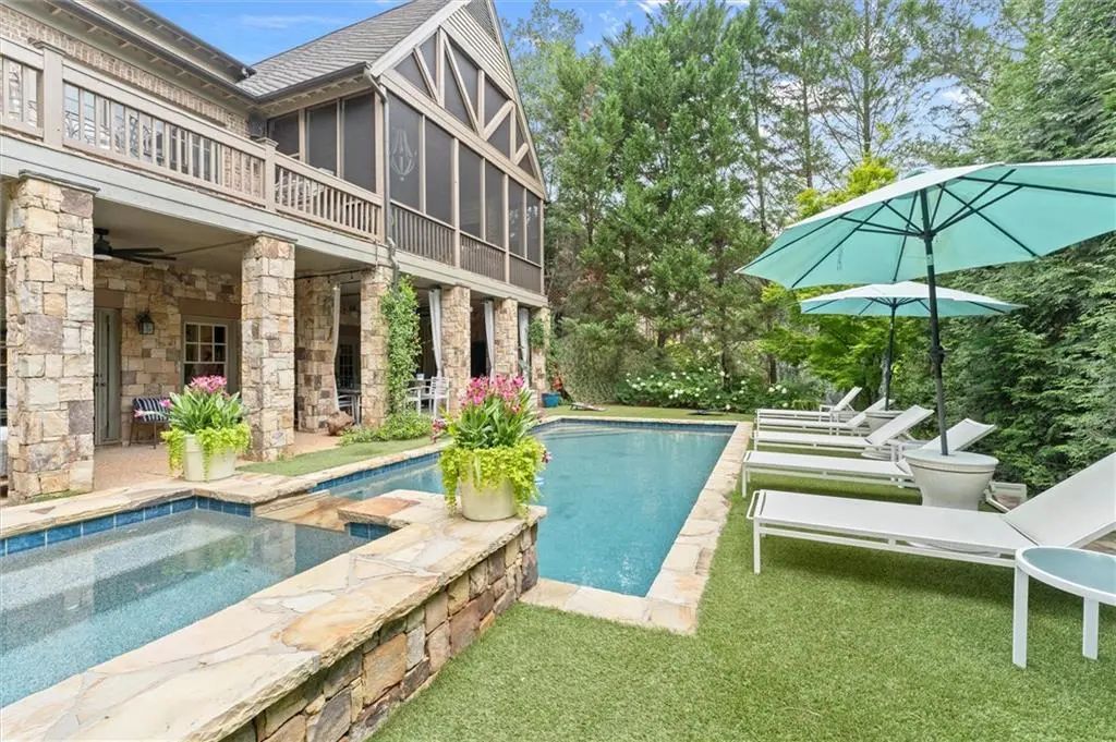 542 Hillside Drive Nw, Atlanta