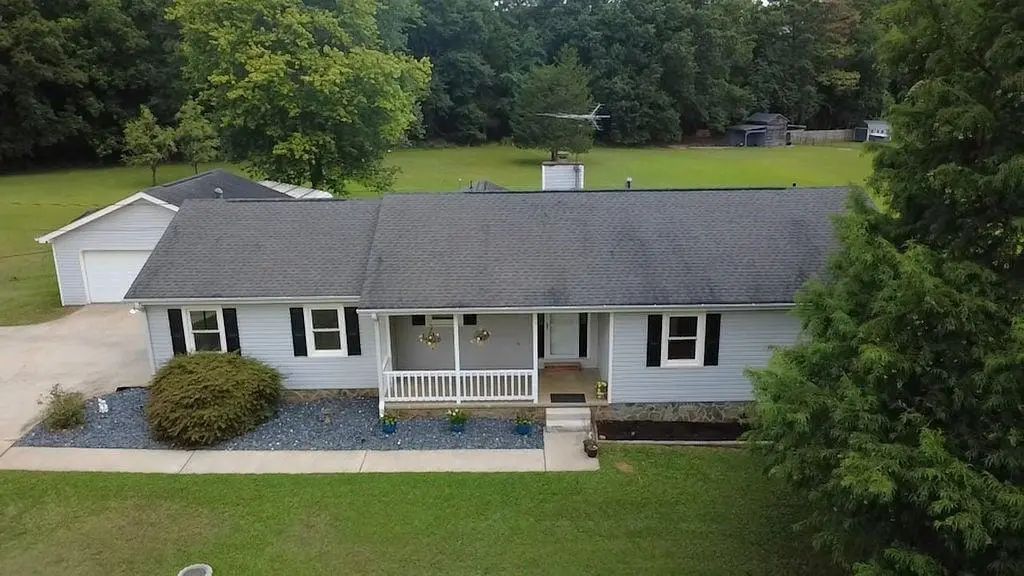 162 Price Drive W, Locust Grove