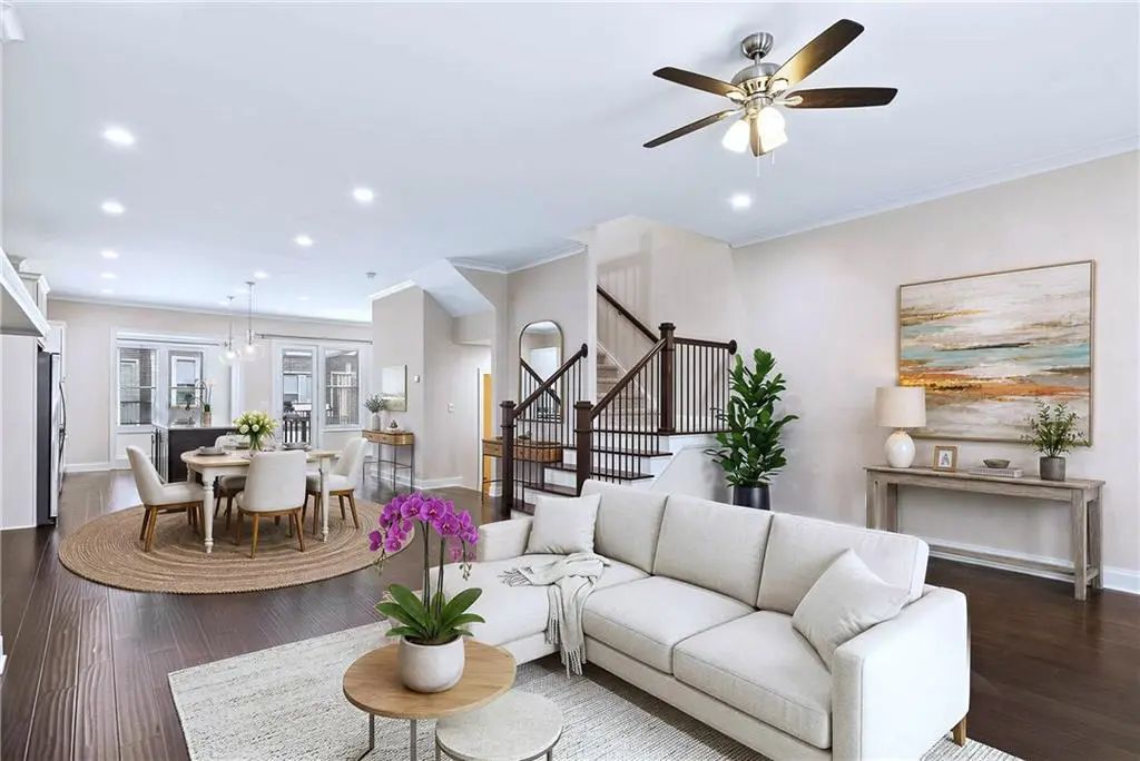7012 Seneca Court, Roswell
