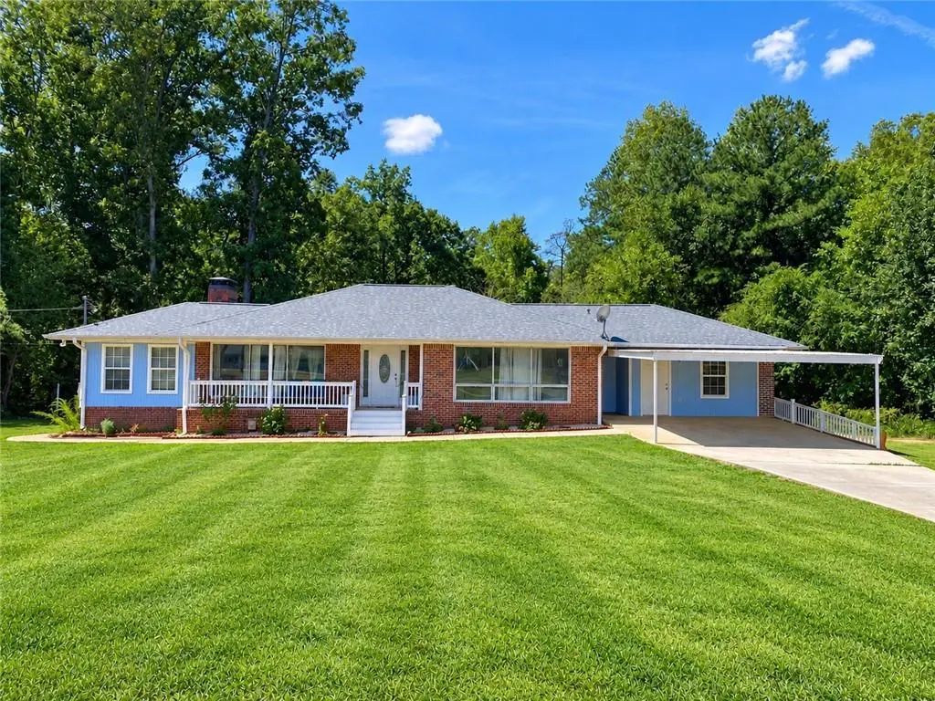 230 North Drive, Hampton