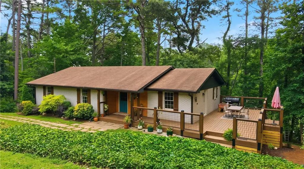 1225 Dewberry Lane, Canton
