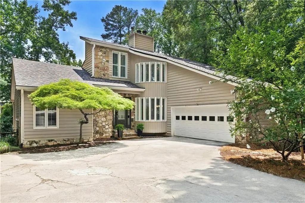 10550 Haynes Bridge Road, Roswell