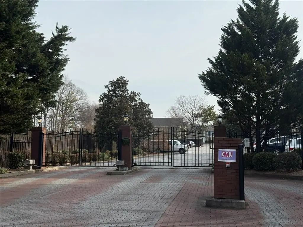 110 Summer Pl, Norcross