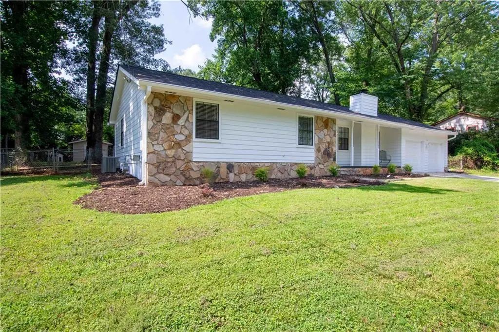 5003 Abbey Lane Sw, Lilburn
