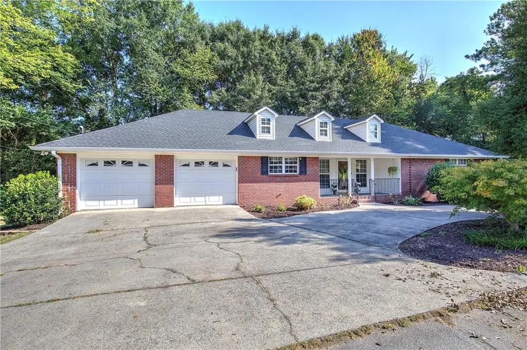 9 1/2 Greenbriar Avenue, Cartersville