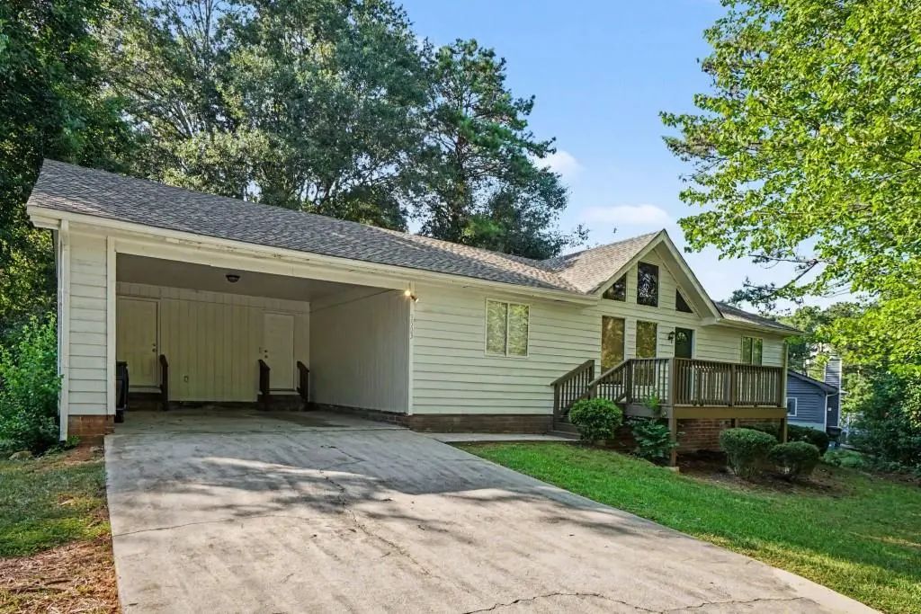 3503 Warwick Way, Snellville