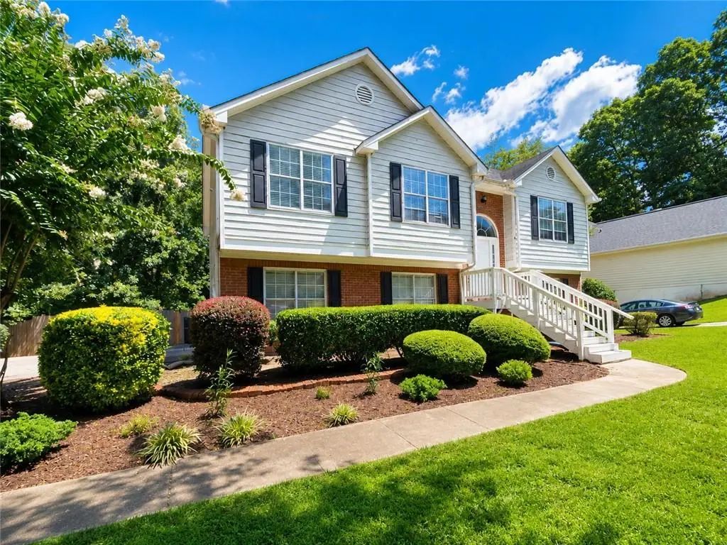 2095 Oakpointe Court, Buford