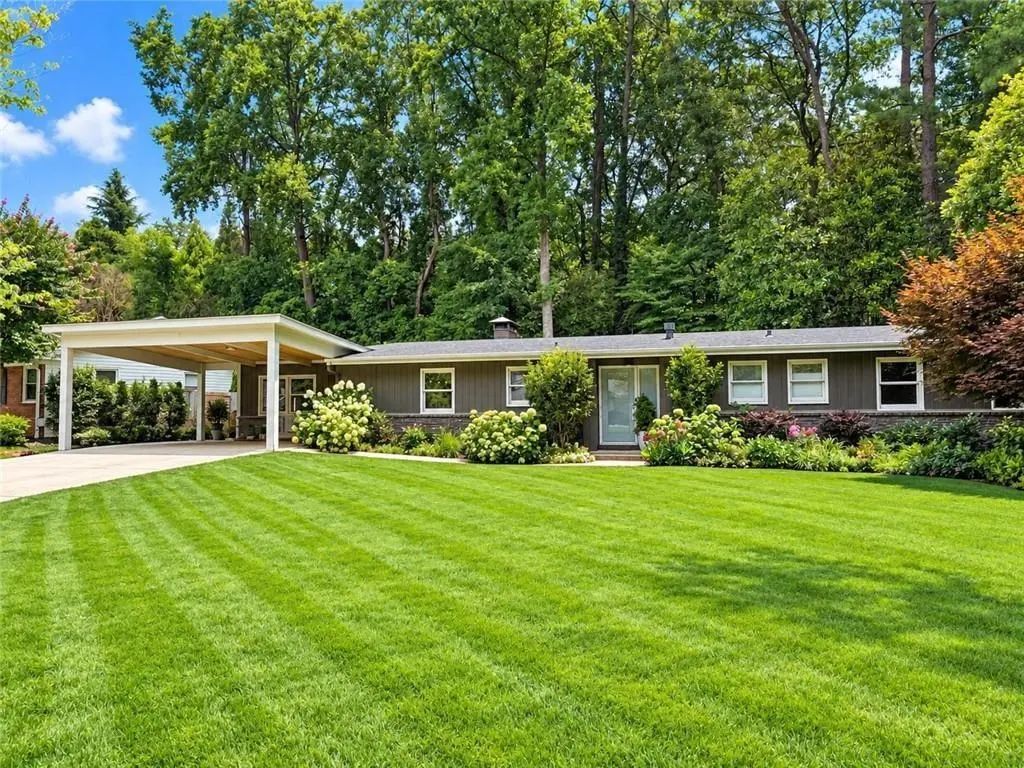 1423 Brookvalley Lane Ne, Brookhaven