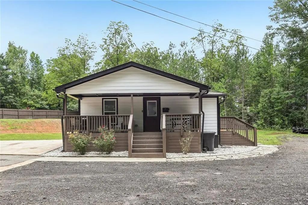 1111 Flippen Road, Stockbridge