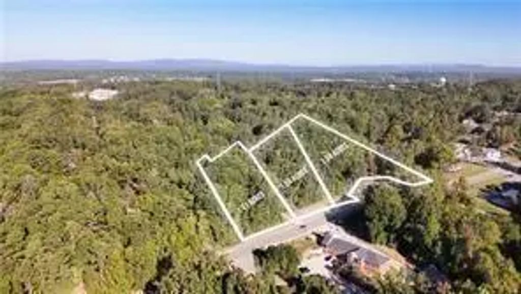 3132 Holly Springs Parkway, Canton