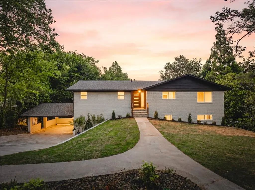 1679 Oak Lane Ne, Atlanta