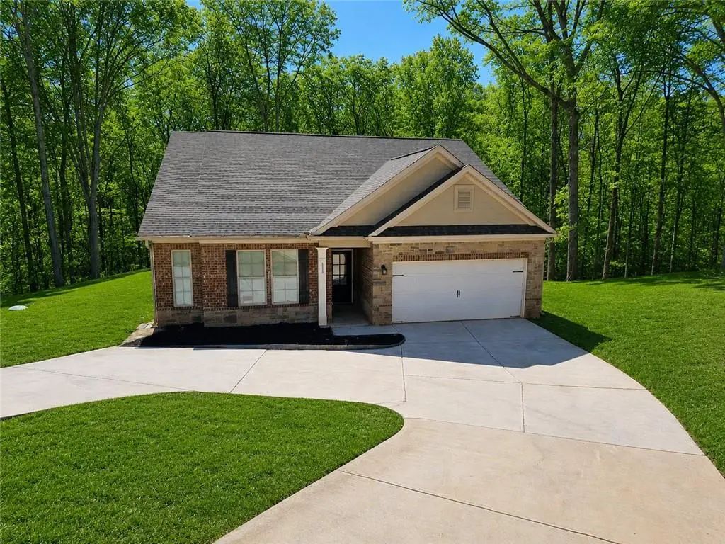 333 Darlington Drive, Ellenwood
