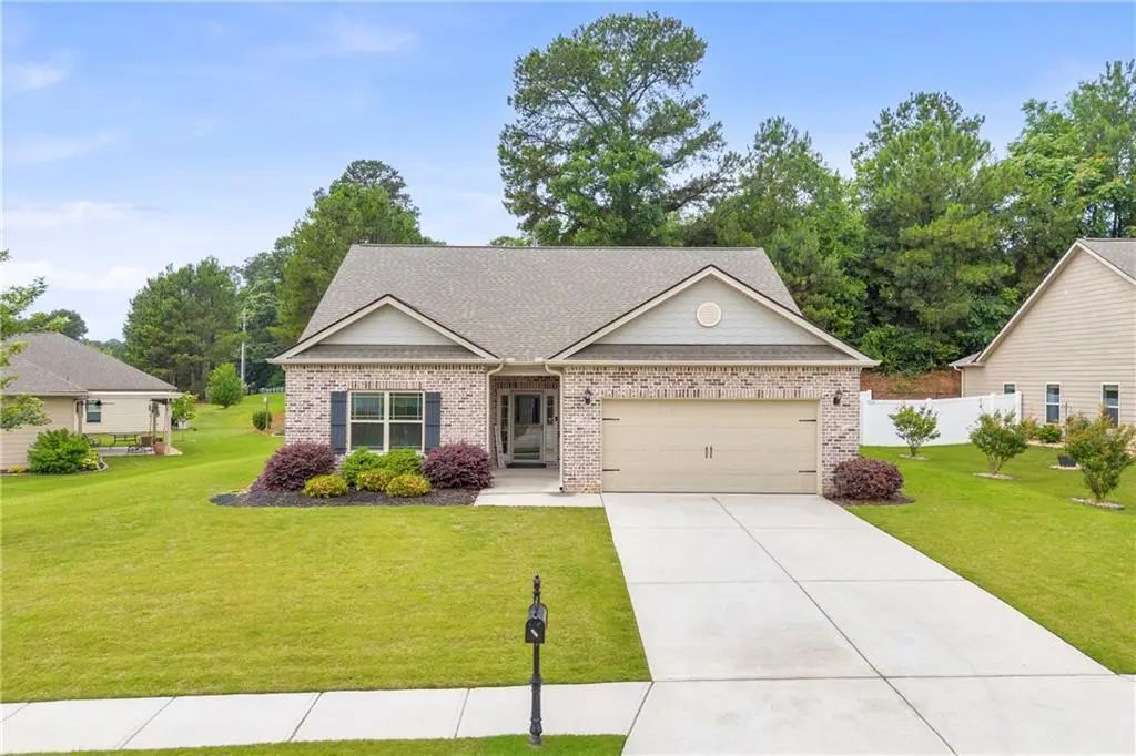 817 Hidden Hollow Circle, Commerce