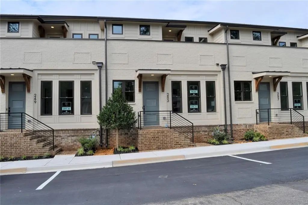 253 White Street Nw, Marietta