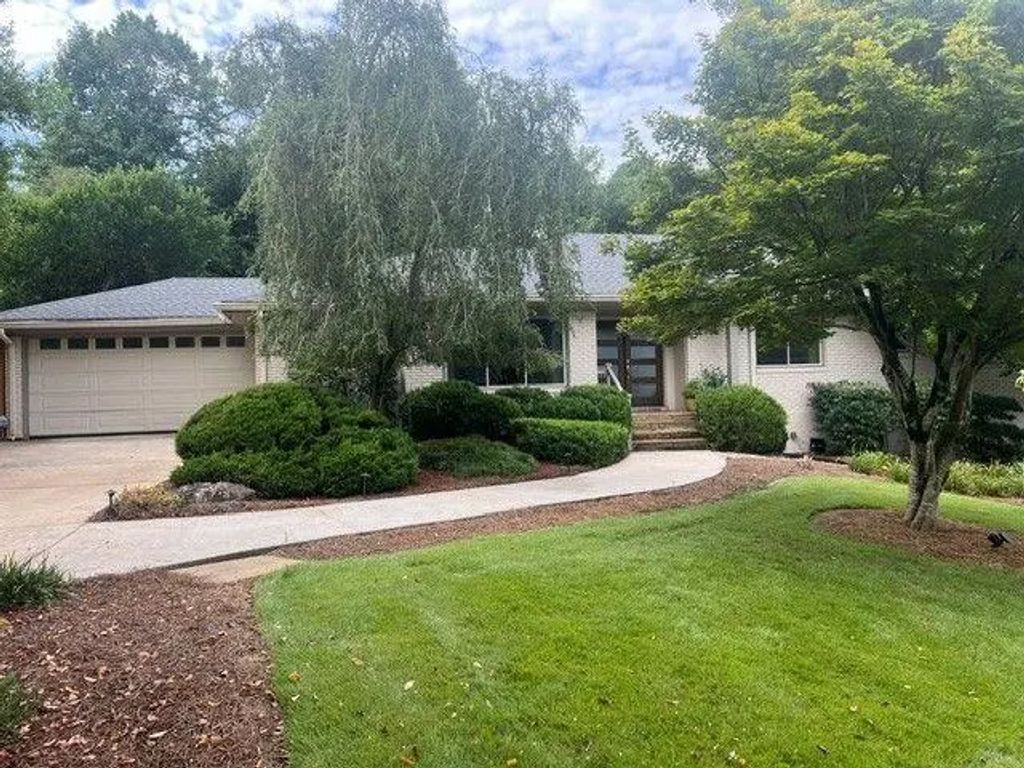 1043 Robin Lane Ne, Atlanta