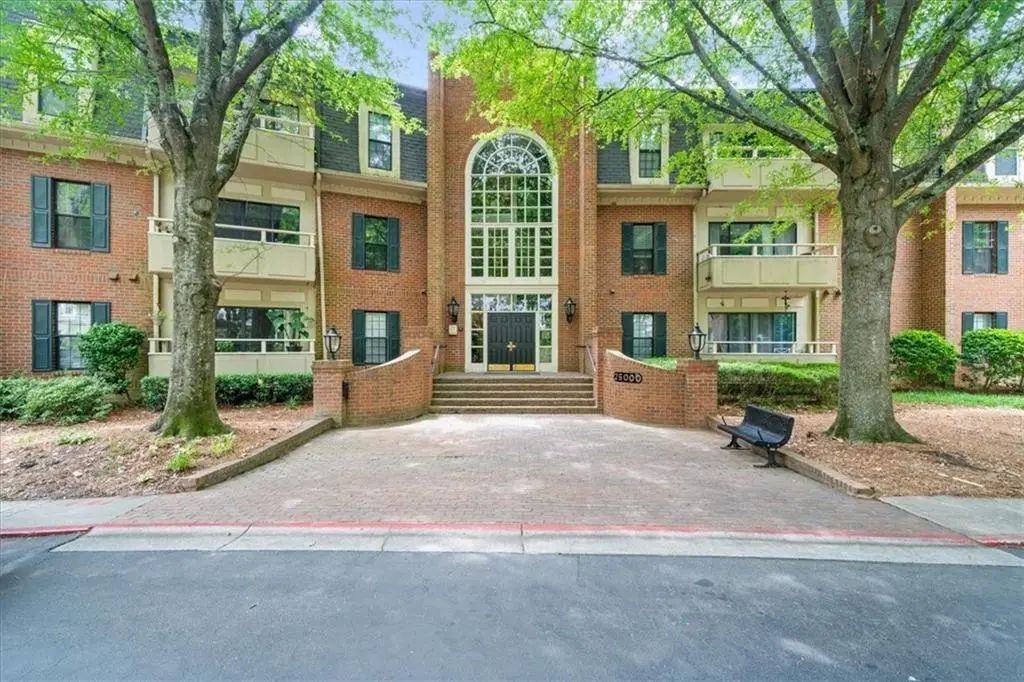 25104 Plantation Drive Ne, Atlanta