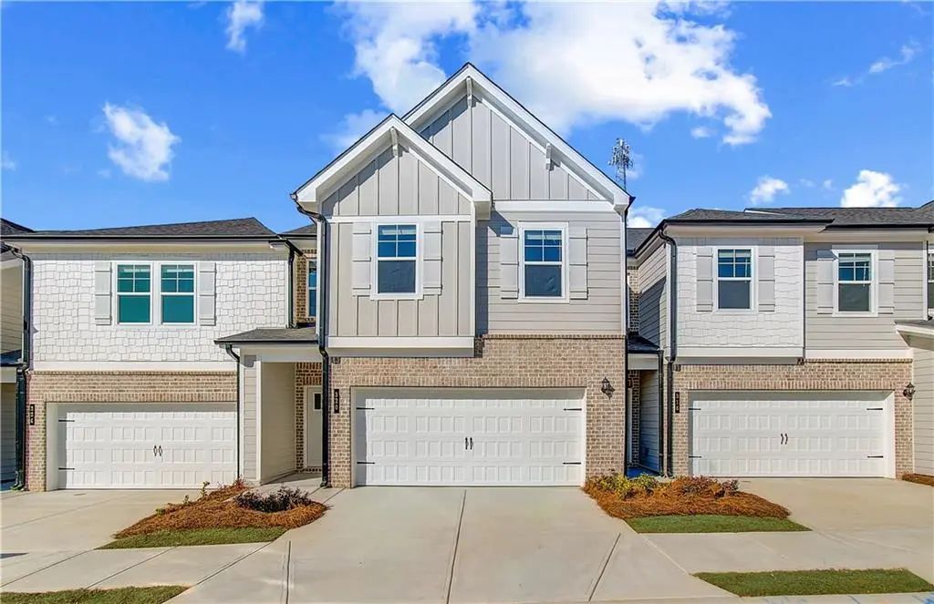 616 Treasure Drive, Stockbridge