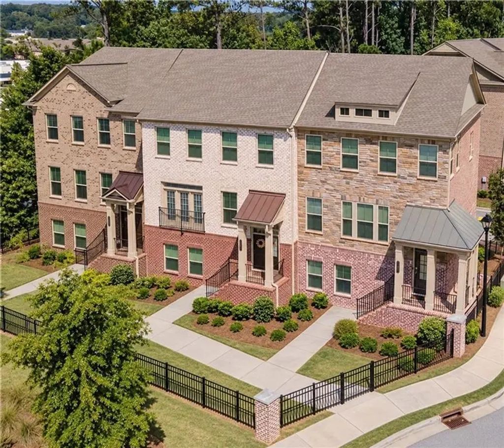 352 Provenance Drive, Sandy Springs