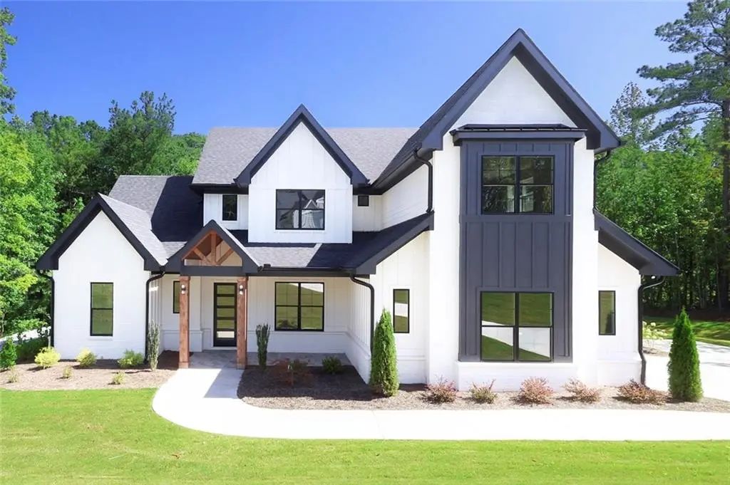 121 Forest Berry Court, Newnan
