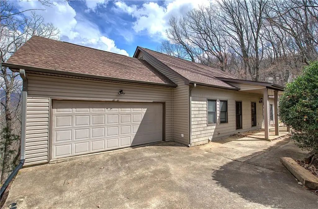 207 Stone Ridge Court, Jasper